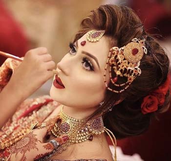 Best beauty parlour in Gandhinagar